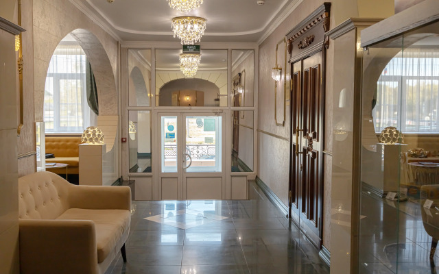 Oktyabr'skaya Hotel
