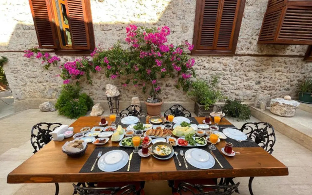 Отель White Garden