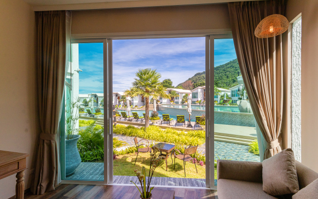 Vannee Golden Sands Beachfront Resort