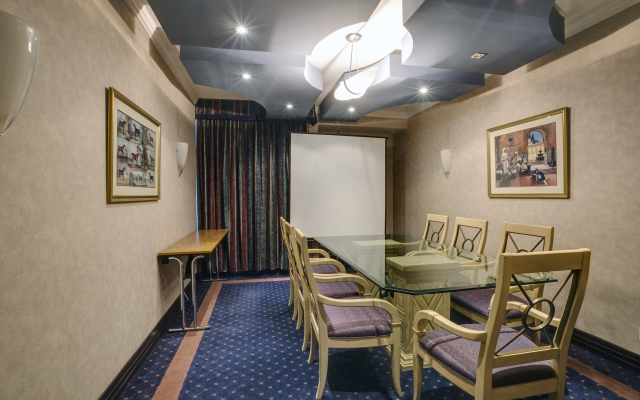 Novel City Center Hotel
