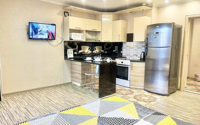 Studiya V Tsentre Goroda Na 4-Kh Gostey Apartamenty