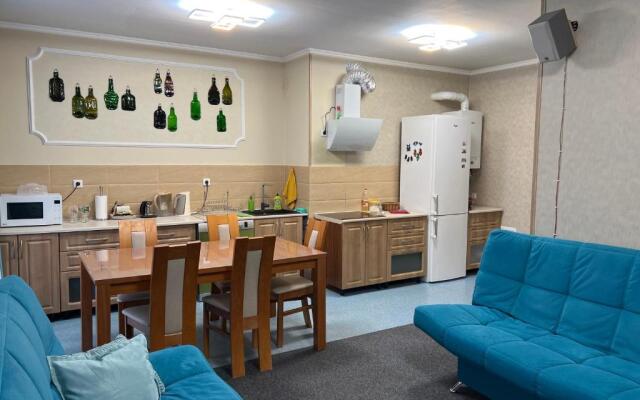 Апартаменты 3 комнаты в Центре рядом с Электричкой на Море