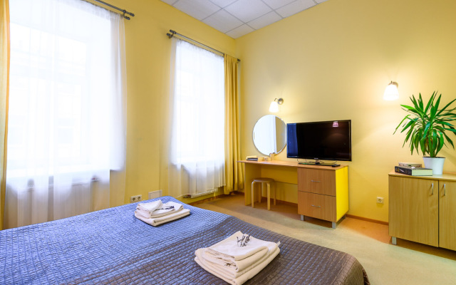 Отель Red Apple