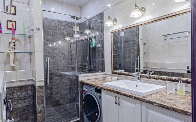 Rustic Luxe in Heart of Kazan Flat