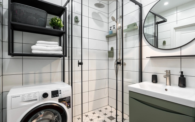 Yarkaya Studiya u Metro Pionerskaya Flat