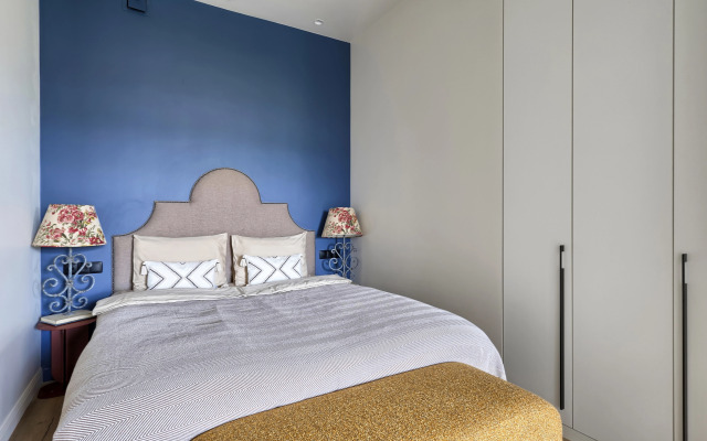 Апартаменты MyHomeYourHome на Чайковского 2\7