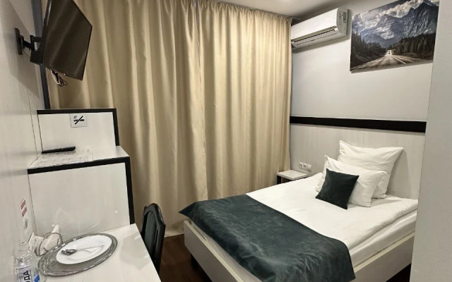 Отель RedFox в центре