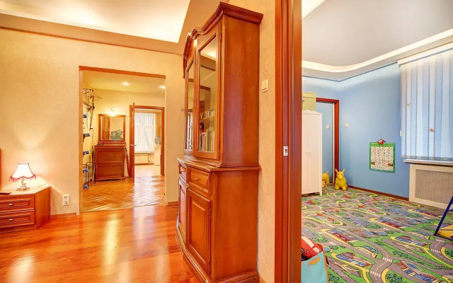 Квартира Замечательная в Центре с Детской Комнатой