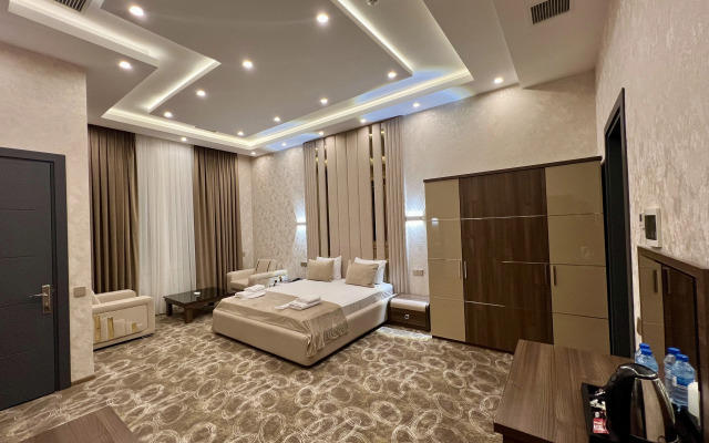 Royal Mansion Hotel