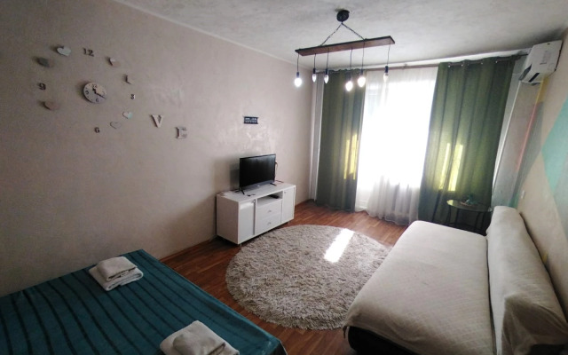 Na Entuziastov 37 Apartments