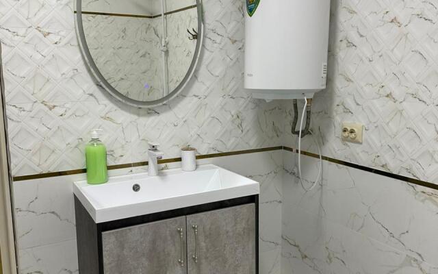 V Novom Chastnom Trekhetazhnom Dome Apartments 2