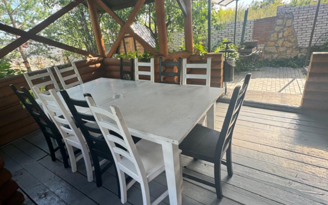 Dvukhetazhny s Saunoy Privat House