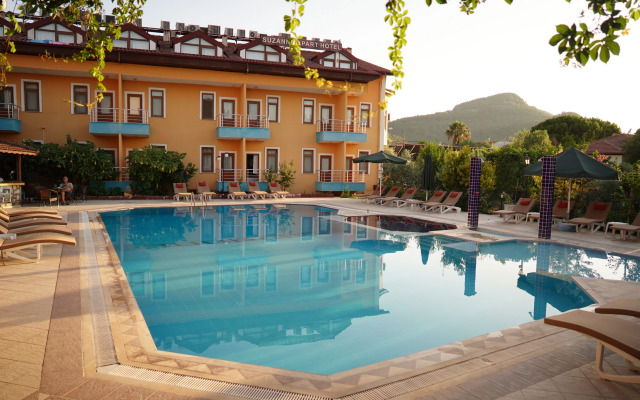Suzanne Hotel & Restaurant