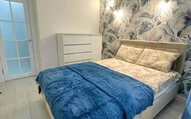 Квартира современная на Петра Метальникова