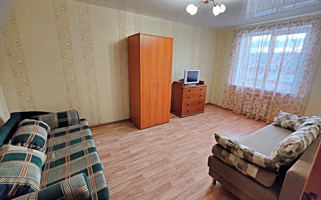V Mikrorajon Krutye Klyuchi 42 Flat