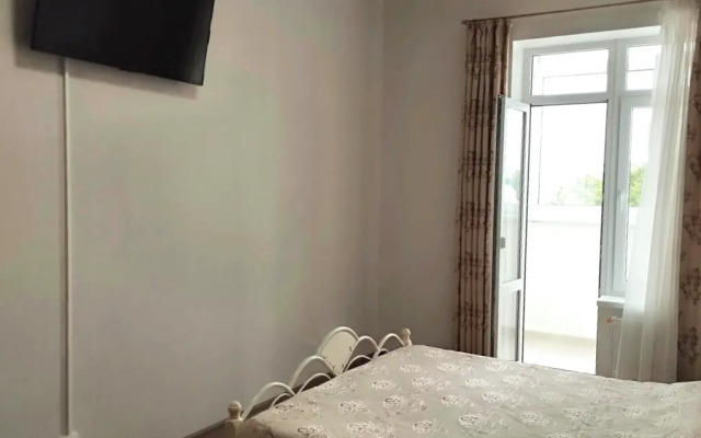 V neskolkikh shagakh ot morya Flat