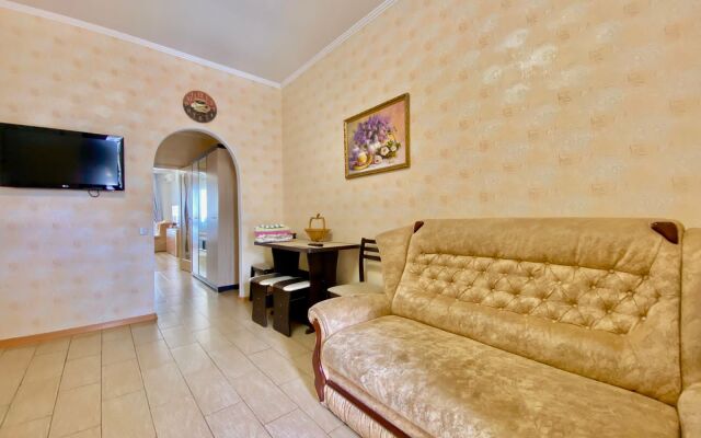 Luxury Apartment with Balcony on the Yalta Embankment