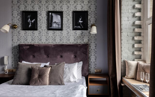 Le Diaghilev Living Quarters