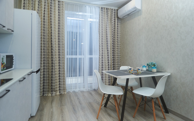 Dvukhkomnatnye Kak Doma 58 Na Mira 78 Apartments