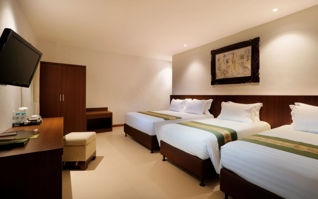 Отель Adi Dharma Hotel Legian
