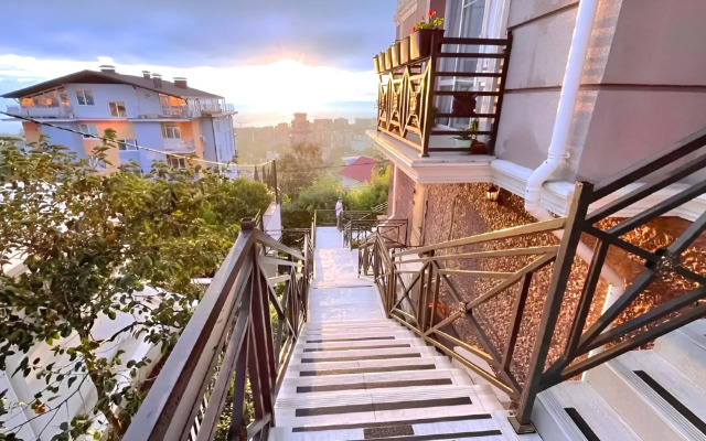 Апартаменты с видом на море и горы