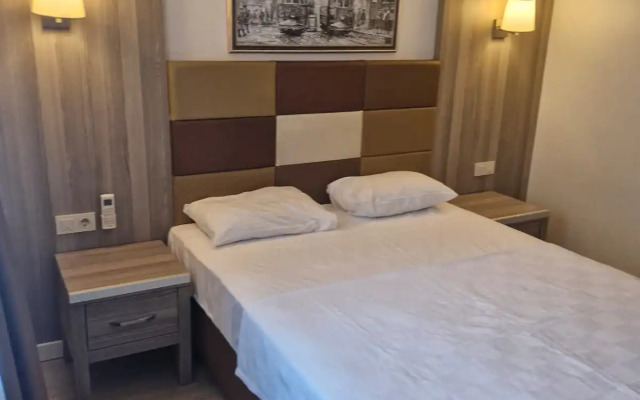 Pera Arya Hotel