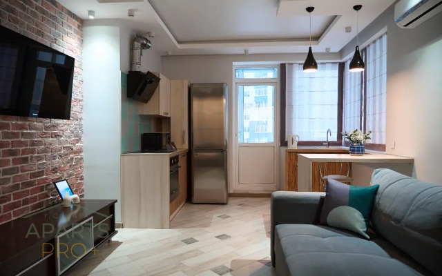 Aparts Pro Stilnaya studiya u Volgi v ZHK Brig na 7 etazhe Flat
