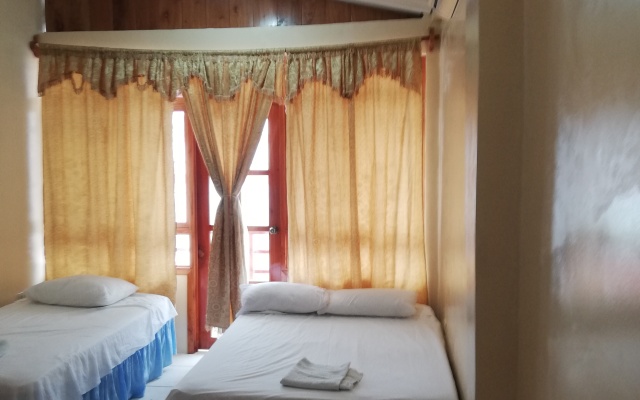Edgar Parraga Hostel