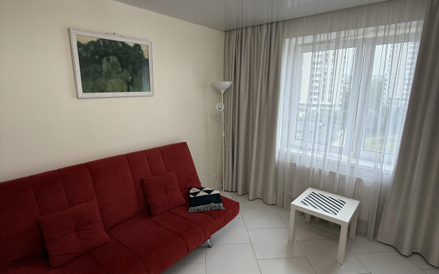 Uyutnaya Odnushka s Dizaynerskim Remontom Flat
