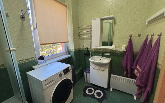 Апартаменты Уютная студия возле моря