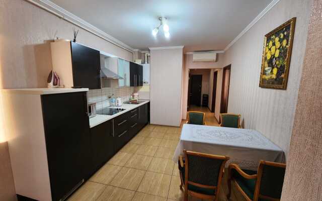 U samogo morya Apartments