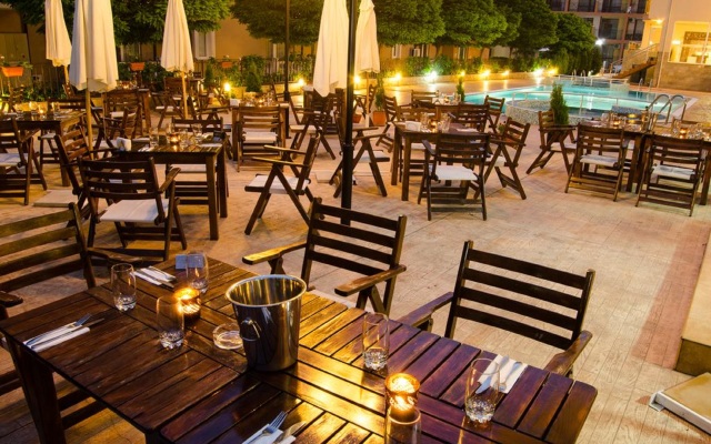 Tropics Hotel