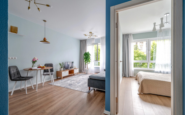 Yevro-2 U Metro Lesnaya Flat