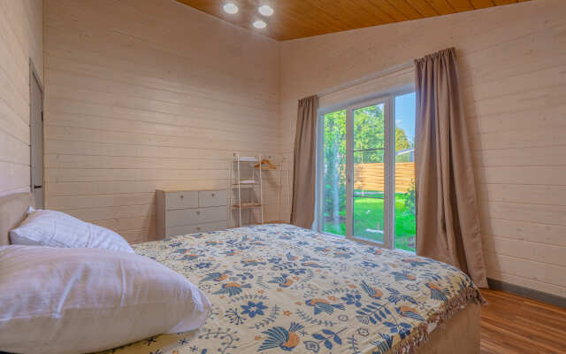 Friends & Family Guest House
