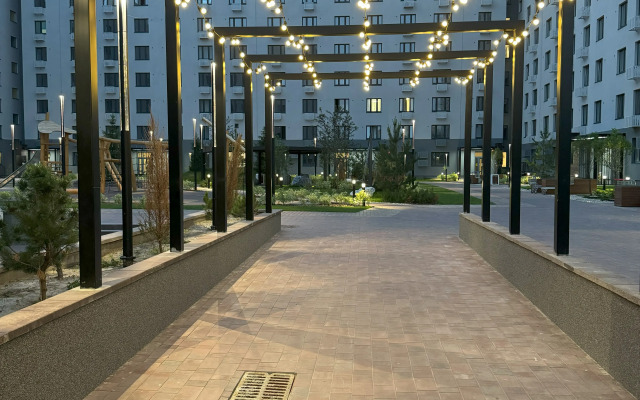 Chetyrekhmestnaya Dizaynerskaya V Tsentre Goroda Flat