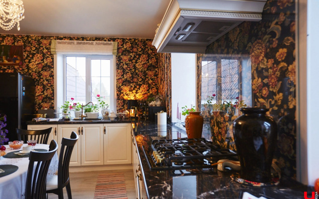 Частный дом Уютный светлый  дом в окружении природы