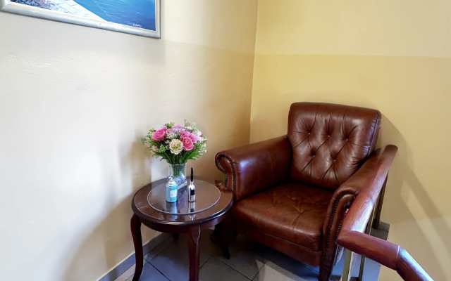 Living Quarters Elizaveta Na Ul.Ostrovskogo 25