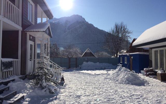 Alina Guest House