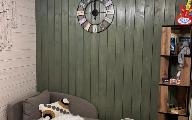 Частный дом в березах