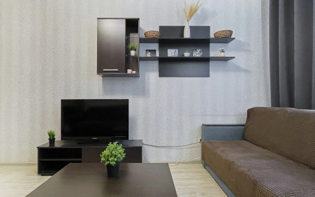 Апартаменты Шикарная двухкомнатная квартира с раздельными комнатами и балконом