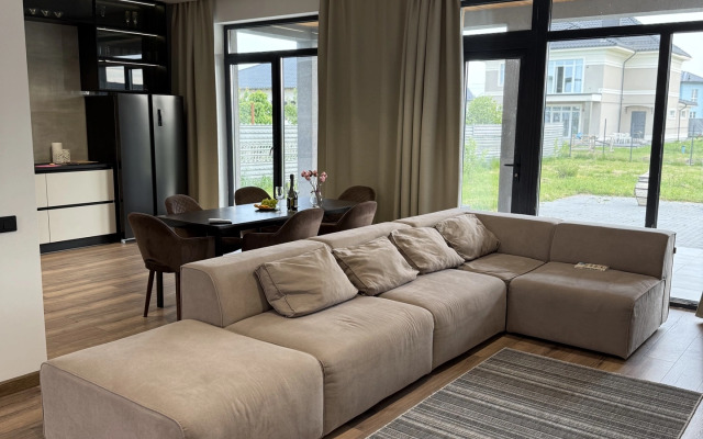 Частный Дом Семейный в Матросово