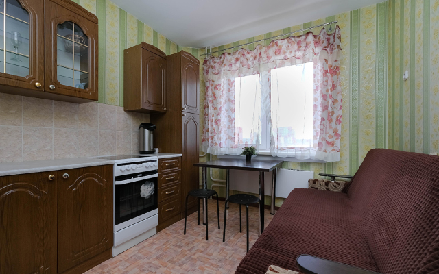 Квартира рядом с Мнтк им. Федорова и Ск Заря