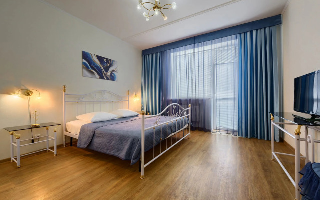 Трёхкомнатные апартаменты на Маршала Чуйкова