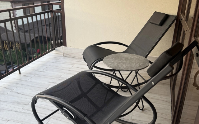 Taunkhaus U Morya Flat