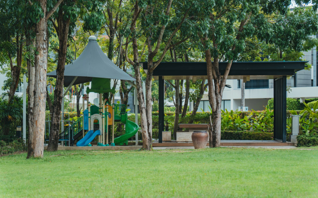 Laguna Park 4BR with Pool by NLA Villa