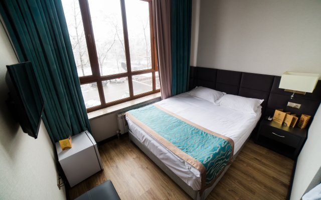Golden Hotel