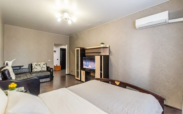 Апартаменты 1-к Квартира на Лукачева 6