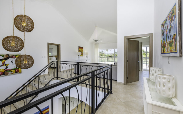Beautiful 5-BDR 2 levels for rent in Punta Cana Villa