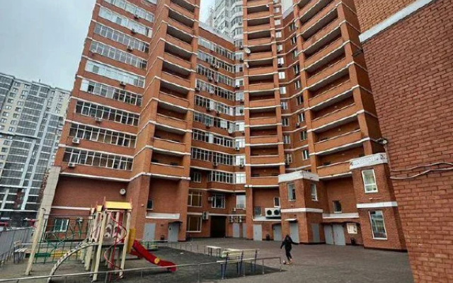Ryadom S Chashey Flat