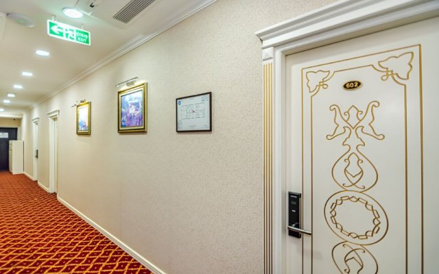 Mensen Baku Hotel